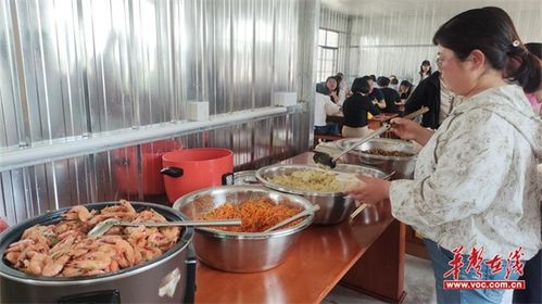 辰阳中学召开膳食监督委员会工作会议